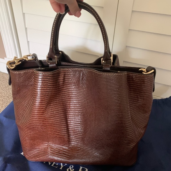 Dooney & Bourke large Barlow embossed tote - Picture 3 of 12
